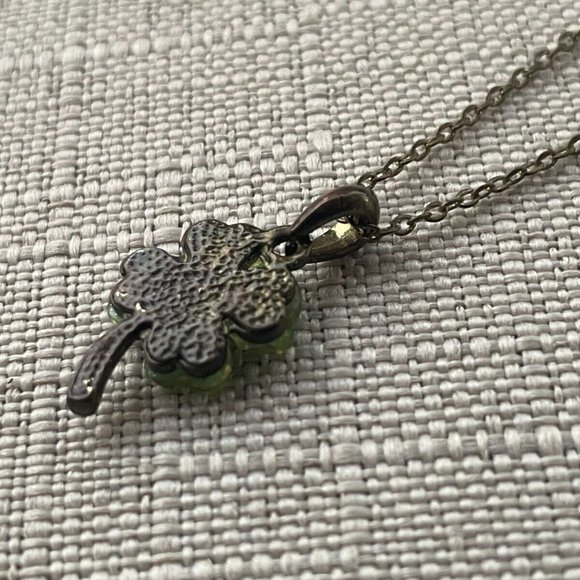 Women Necklace Green Faux Stone Pendant Fashion Jewelry Necklace - Picture 4 of 11